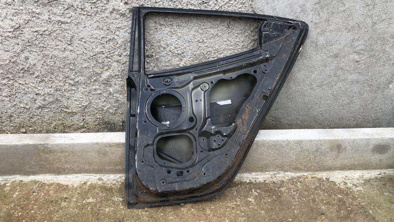 Puerta trasera derecha Hyundai veloster 2010 2017 - Grupo Revisa