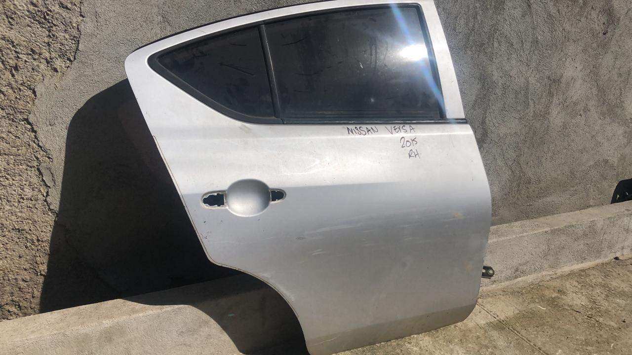 Puerta trasera derecha nissan versa sedan 2012 2019 - Grupo Revisa