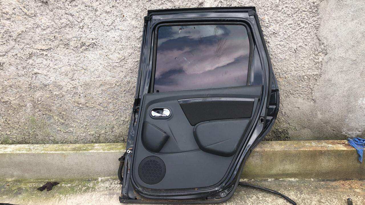 Puerta trasera derecha renault duster 2012 2019 - Grupo Revisa