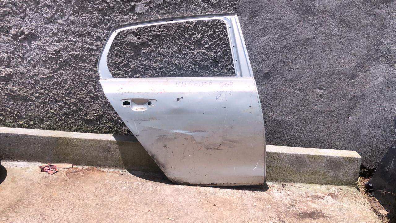 Puerta trasera derecha Volkswagen golf 2010 2013 - Grupo Revisa