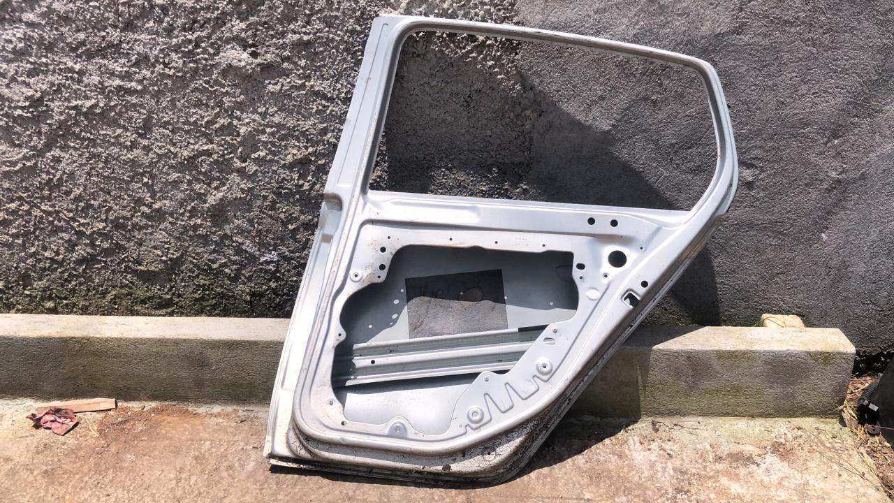 Puerta trasera derecha Volkswagen golf 2010 2013 - Grupo Revisa