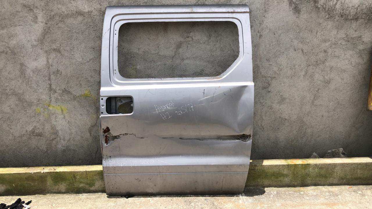 Puerta trasera izquierda corrediza hyundai h1starex 2008 2016 - Grupo Revisa