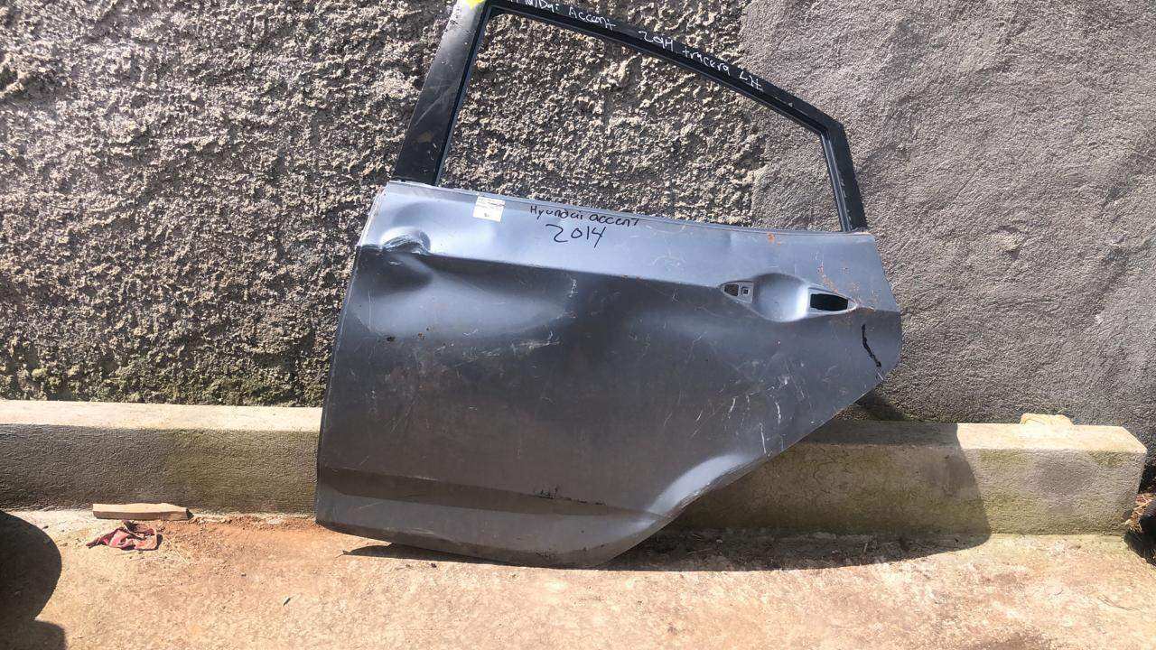 Puerta trasera izquierda Hyundai accent sedan 2012 2018 - Grupo Revisa