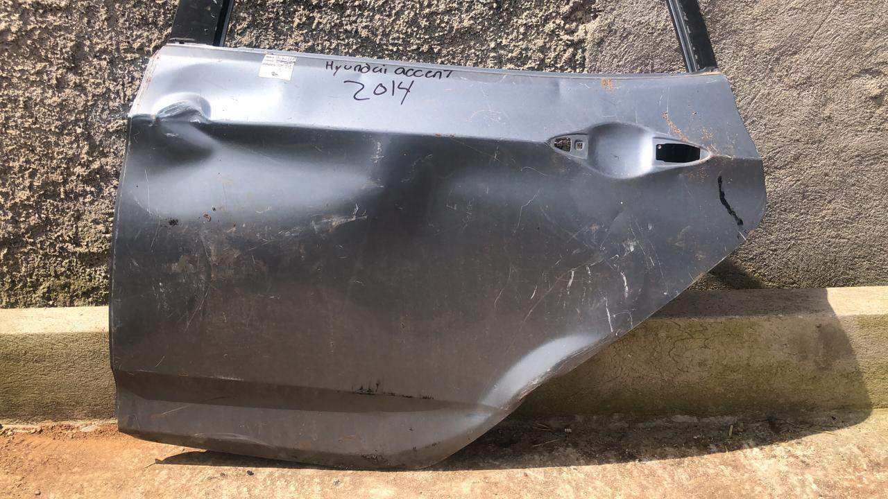 Puerta trasera izquierda Hyundai accent sedan 2012 2018 - Grupo Revisa