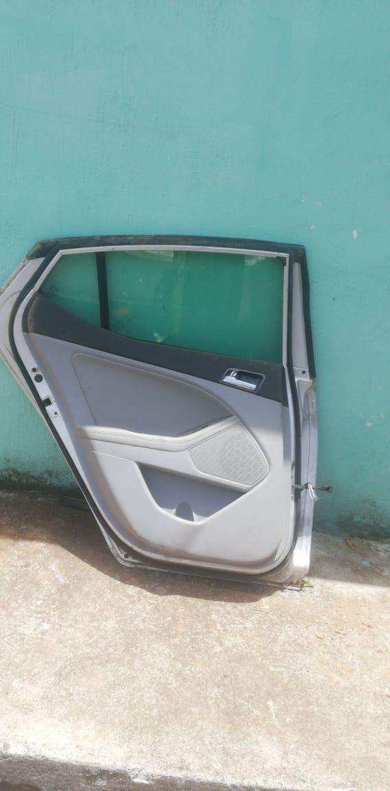 Puerta trasera izquierda Kia óptima 2012-2015 - Grupo Revisa
