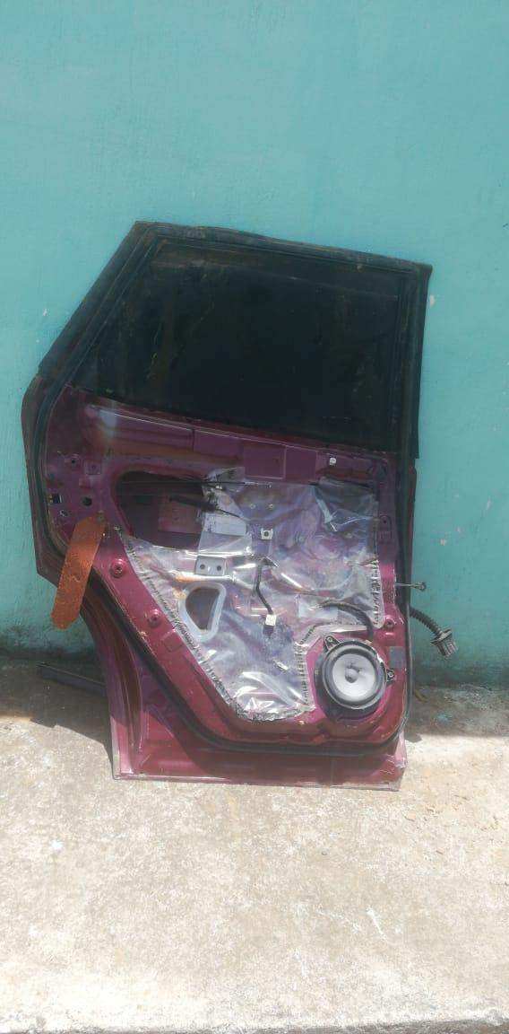 Puerta trasera izquierda Nissan Murano 2002-2008 - Grupo Revisa
