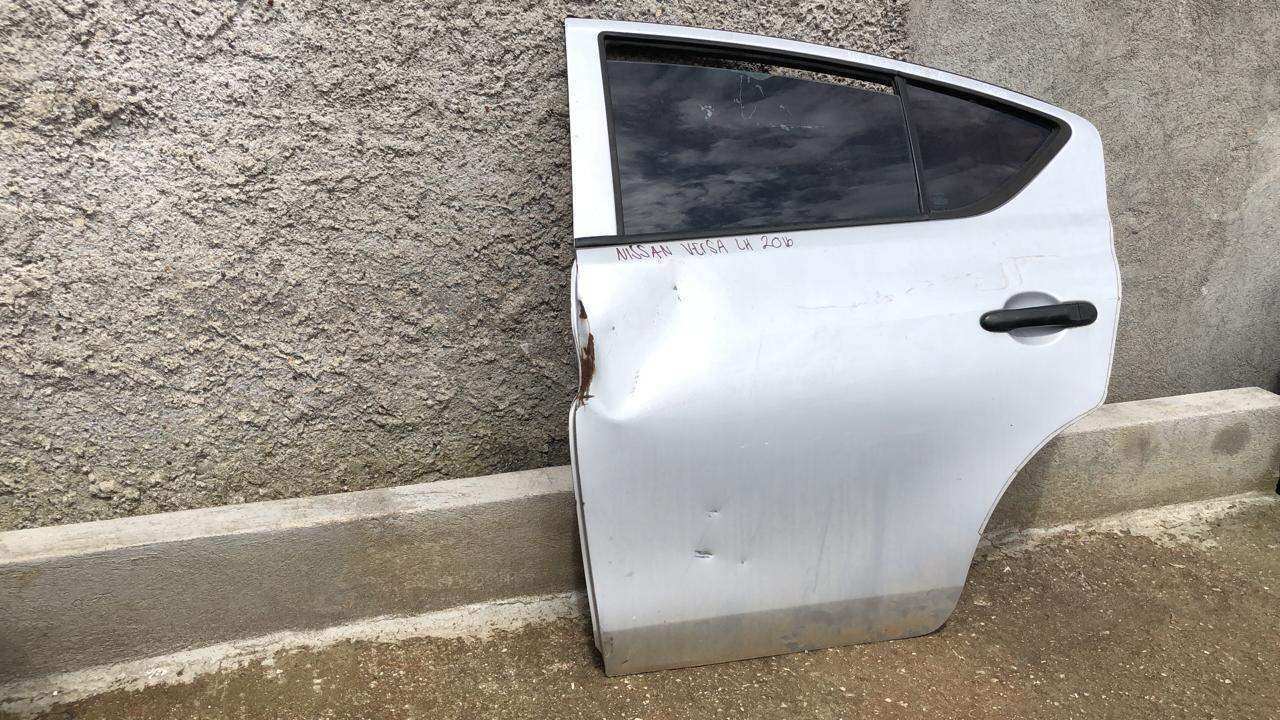 Puerta trasera izquierda nissan versa sedan 2012 2019 - Grupo Revisa