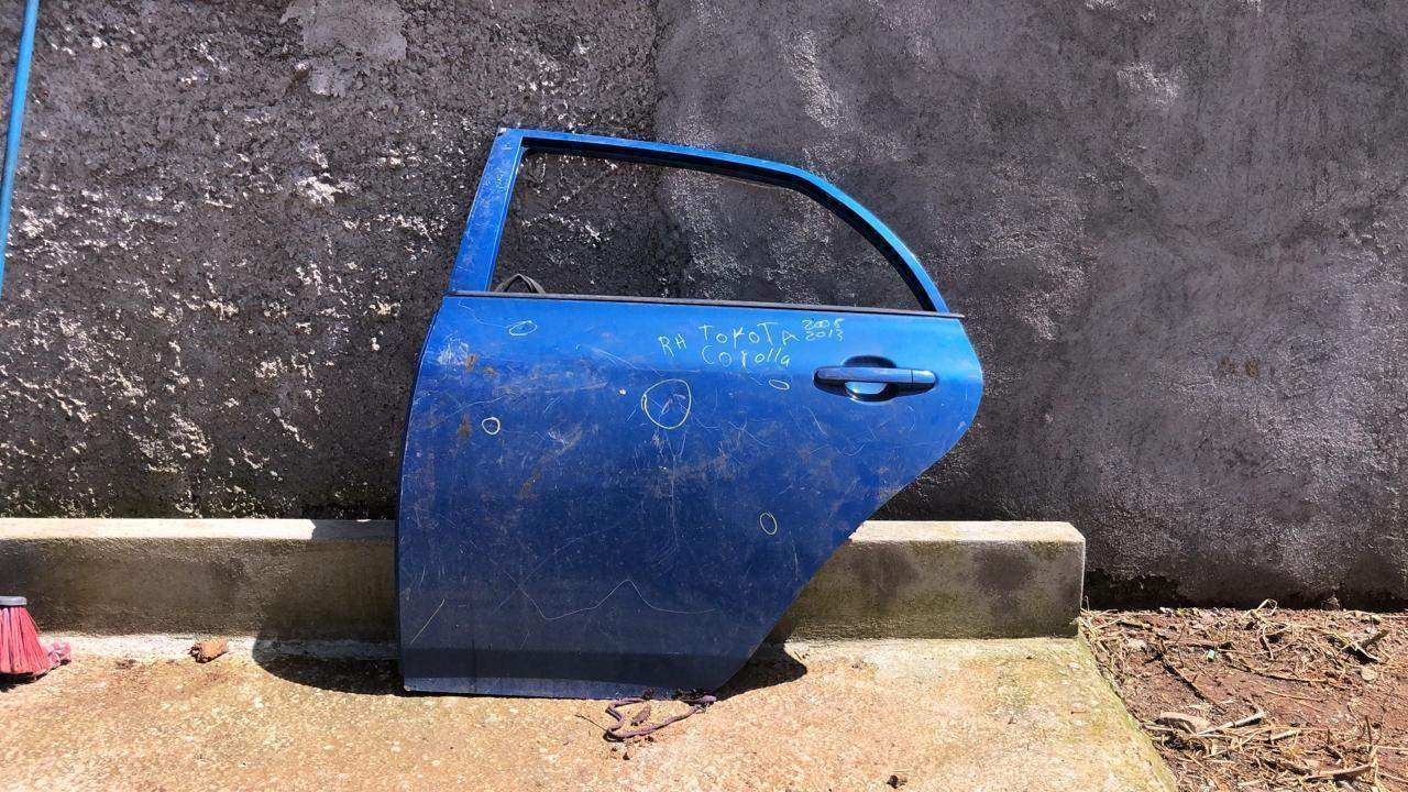 Puerta trasera izquierda toyota corolla 2008 2013 - Grupo Revisa