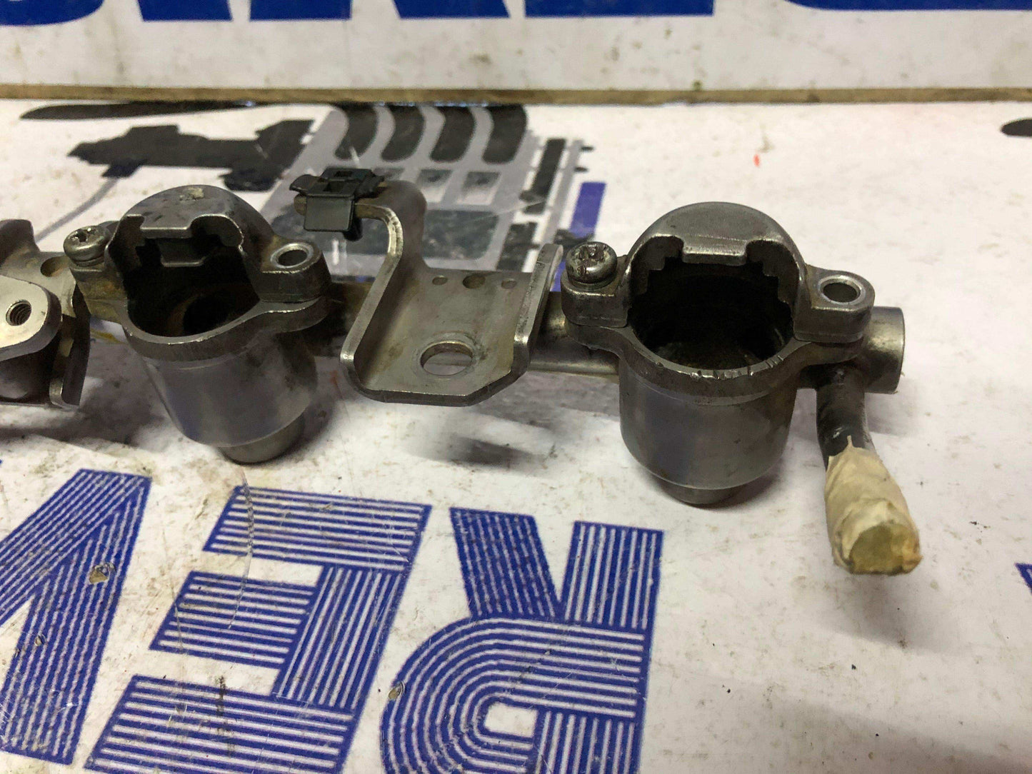 Riel de inyectores Nissan Frontier urvan 1998 2004 2.4l gasolina - Grupo Revisa