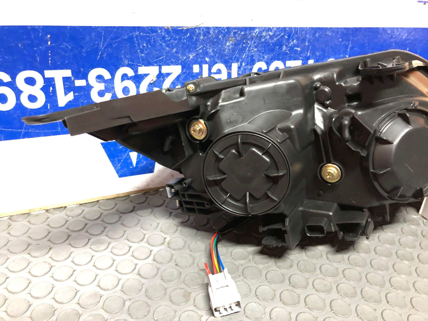 Silvin derecho izquierdo Mitsubishi l200 2019 2022 no led - Grupo Revisa