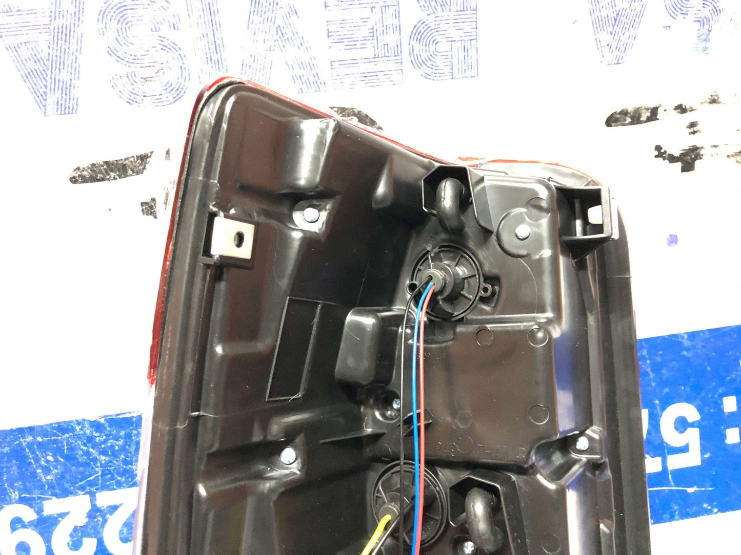 Stop derecho Mitsubishi l200 2019 2021 (8330B211) - Grupo Revisa