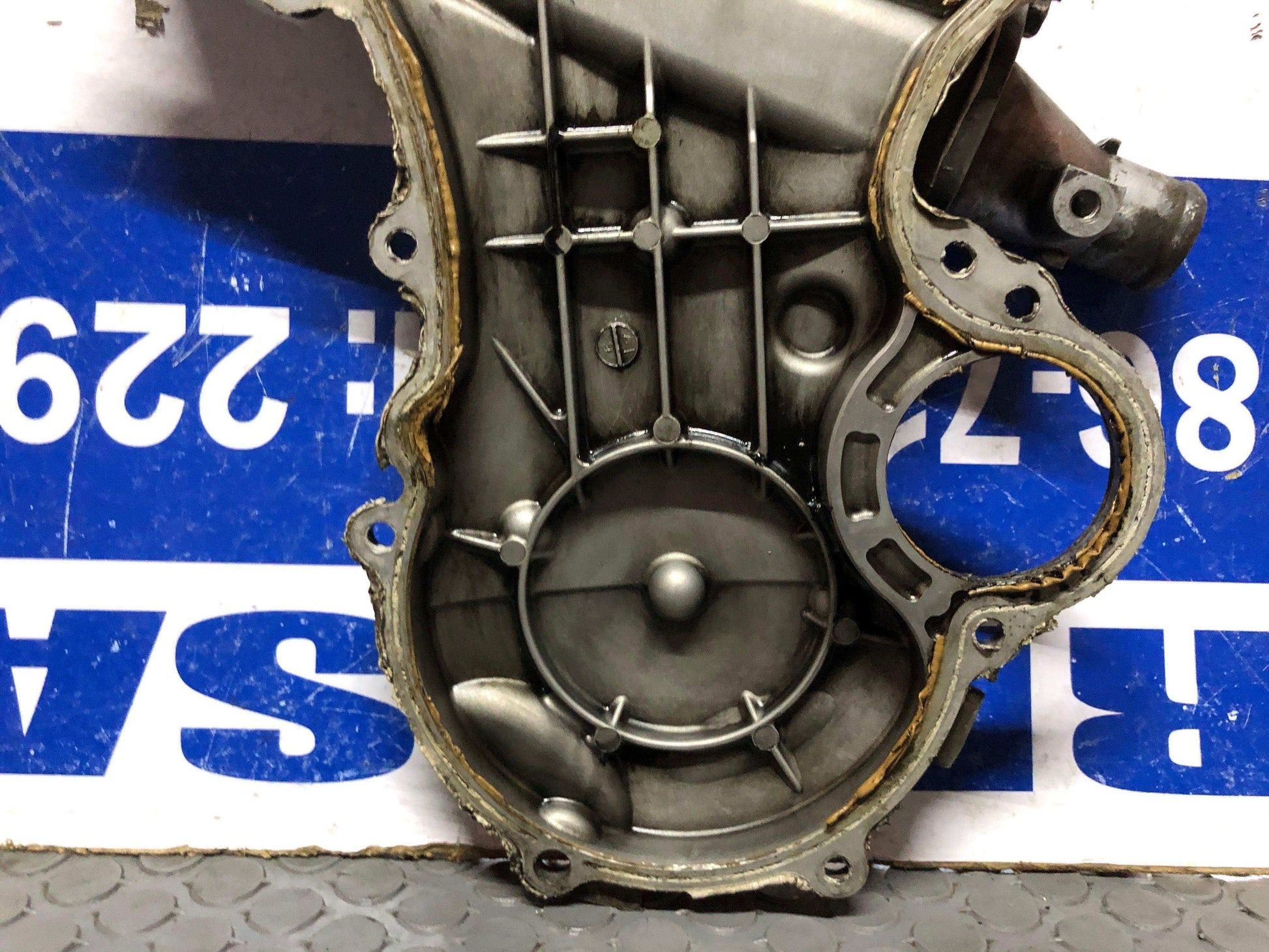 Tapa frontal de motor Nissan urvan frontier 2008 2013 (130362w203) 3.0l - Grupo Revisa