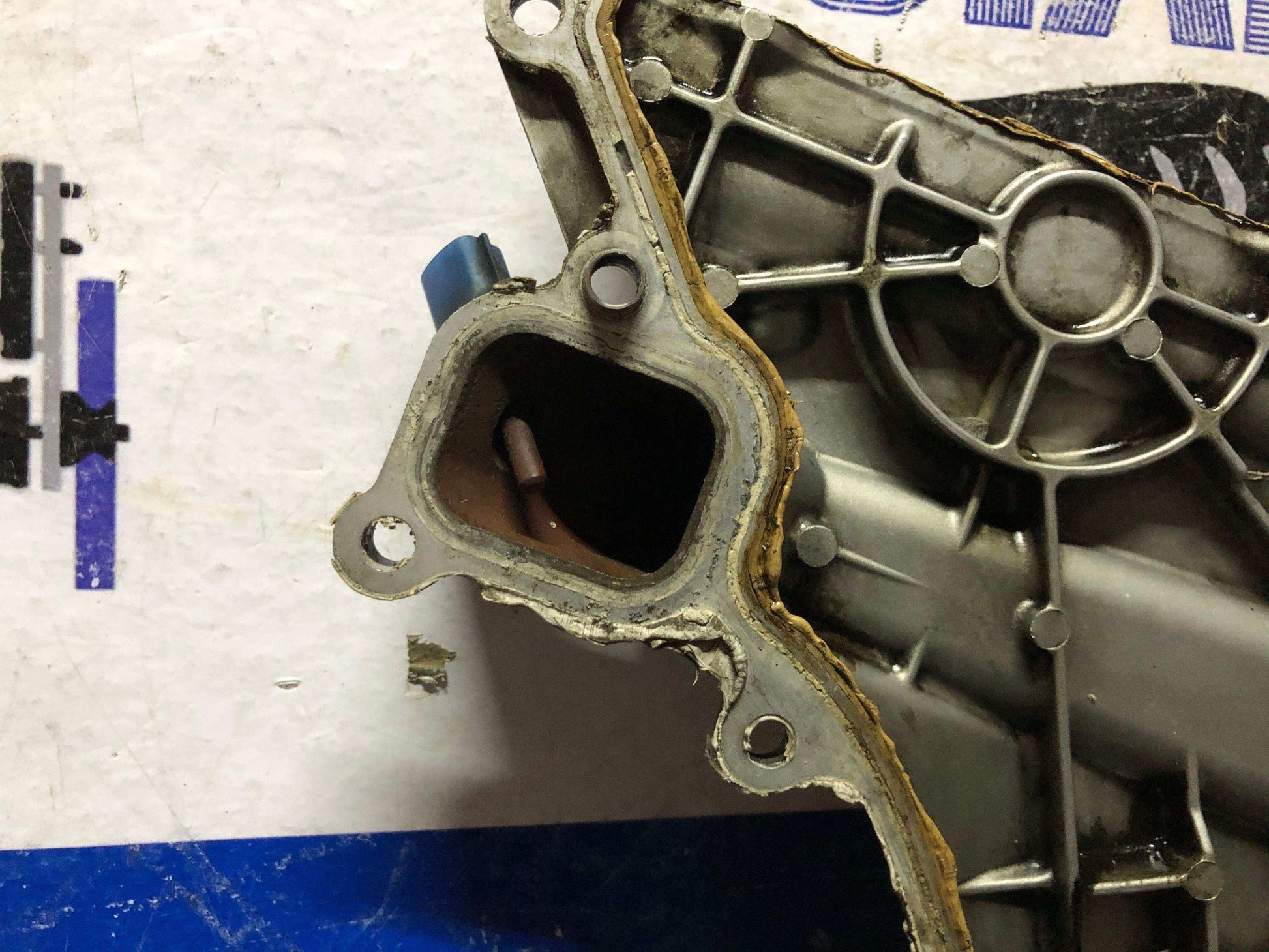 Tapa frontal de motor Nissan urvan frontier 2008 2013 (130362w203) 3.0l - Grupo Revisa