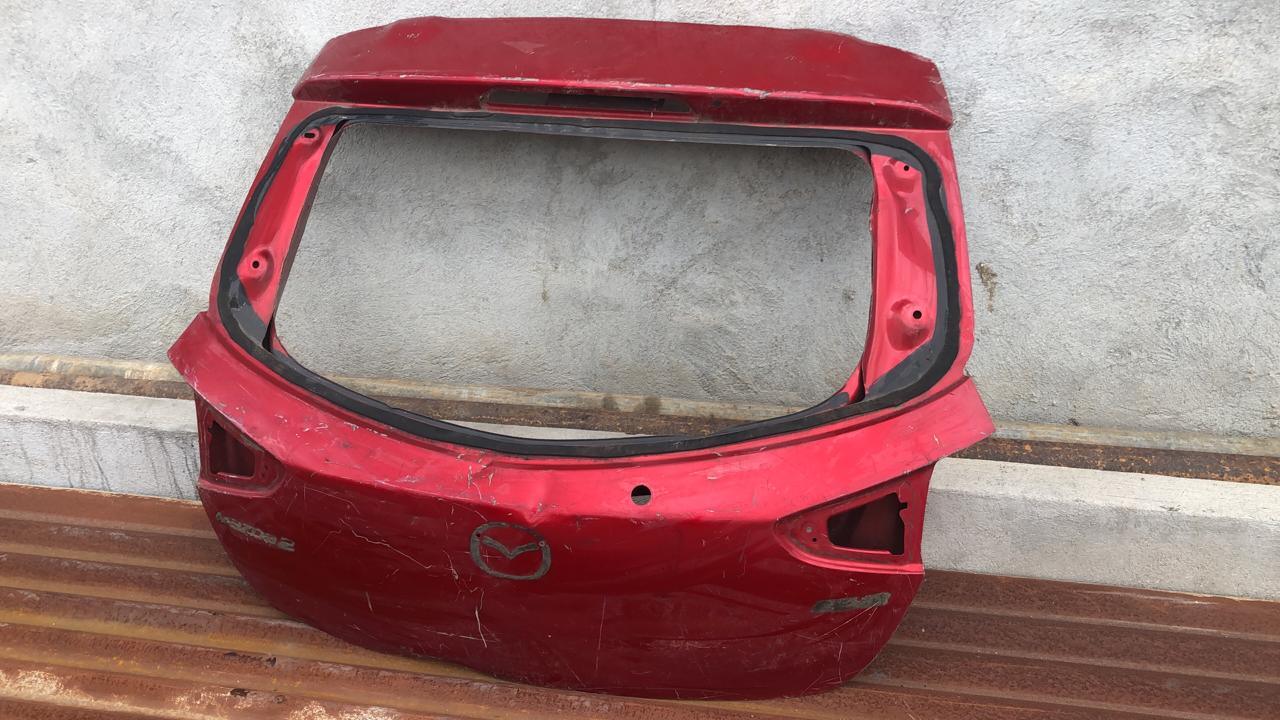 Compuerta baul mazda 2 hatchback 2016 2020 - Grupo Revisa 