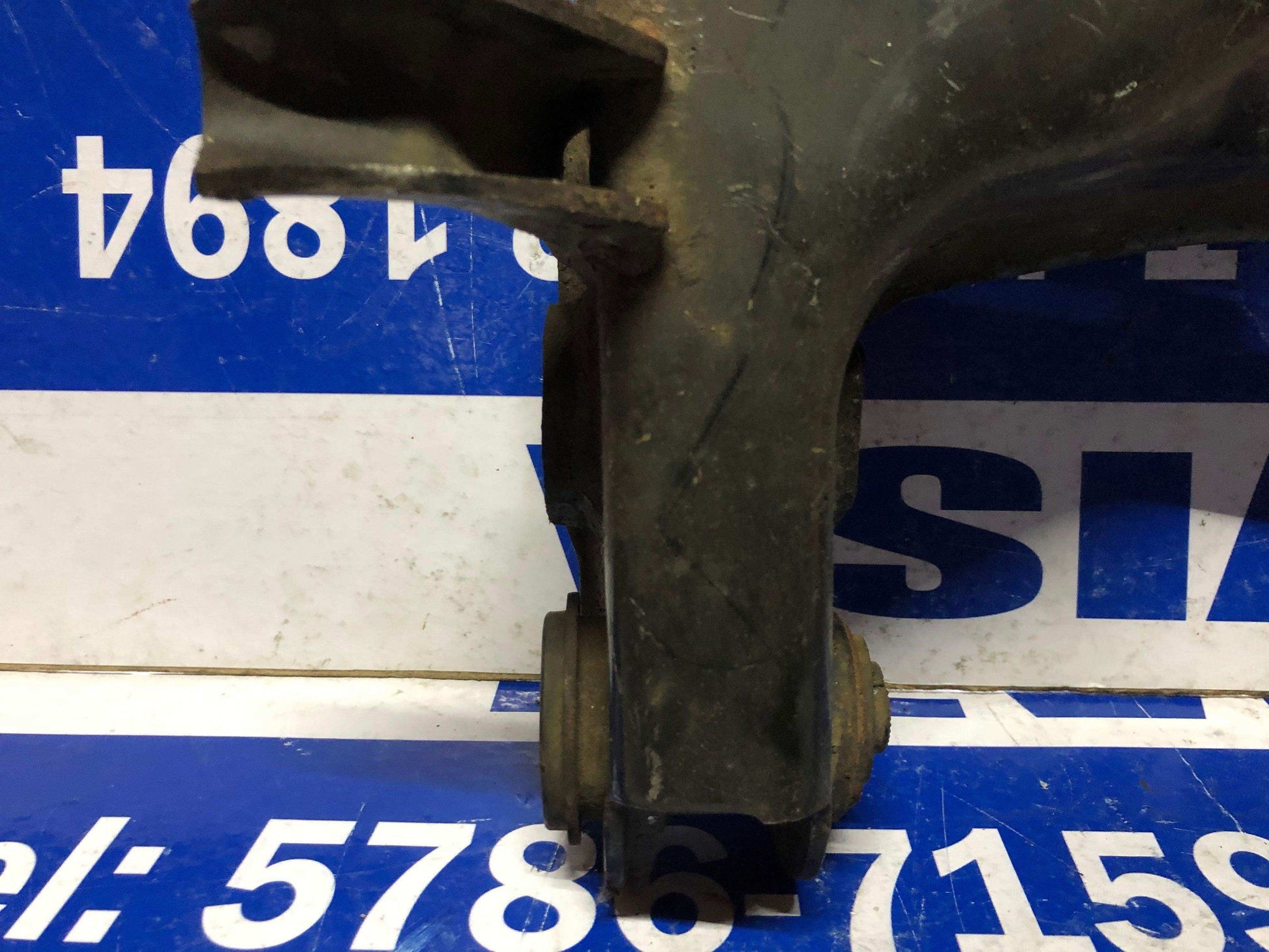 Muleta delantera inferior derecho Ford Explorer ranger 1998 2011 - Grupo Revisa 