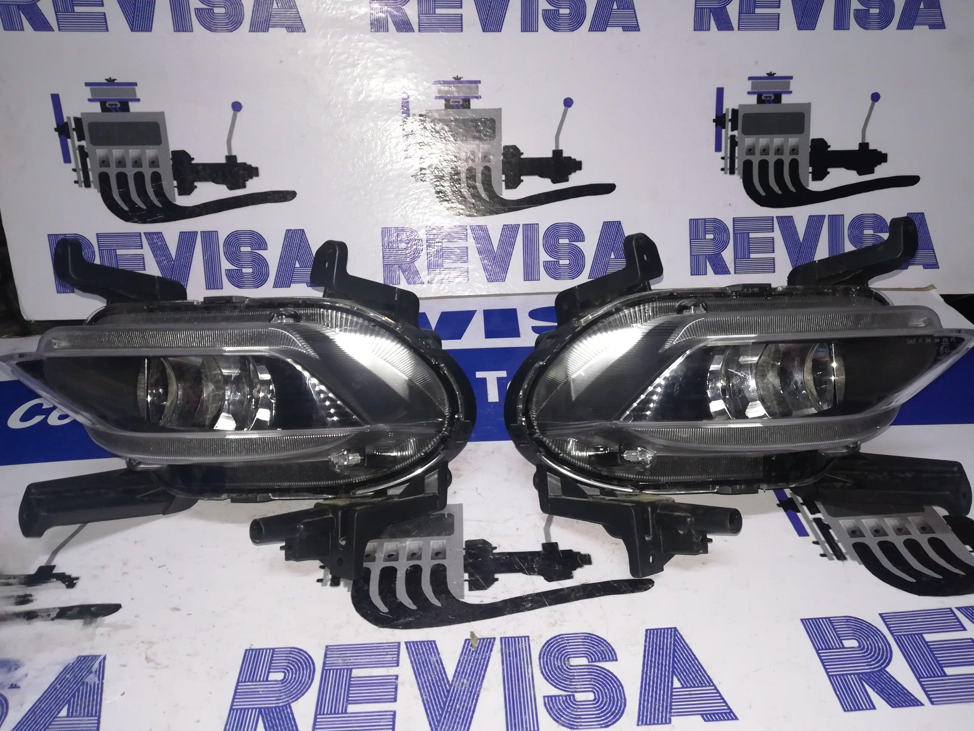 Neblineras nuevas Hyundai Santa Fe 2020 (92201-S1000) - Grupo Revisa 