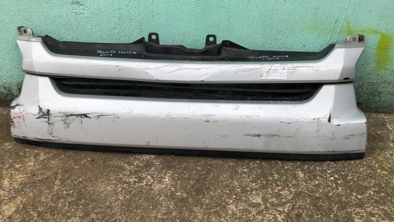 Persiana frontal Toyota Hiace 2008-2018 TECHO ALTO - Grupo Revisa 