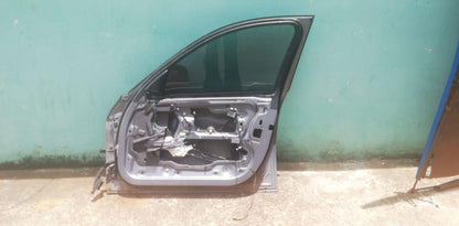 Puerta delantera derecha BMW 328i 2006-2010 - Grupo Revisa 