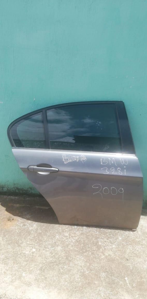 Puerta trasera derecha BMW 328i 2006-2010 - Grupo Revisa 