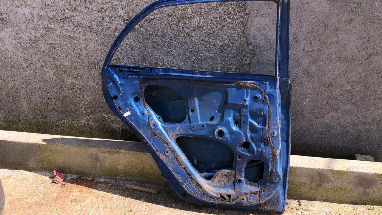Puerta trasera izquierda Toyota corolla 2008 2013 - Grupo Revisa 