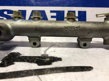 Riel de inyectores Hyundai Tucson Santa Fe / Kia Sorento Sportage 2.0 diesel motor D4EA 2004 2009( 31400-27001 ) - Grupo Revisa 
