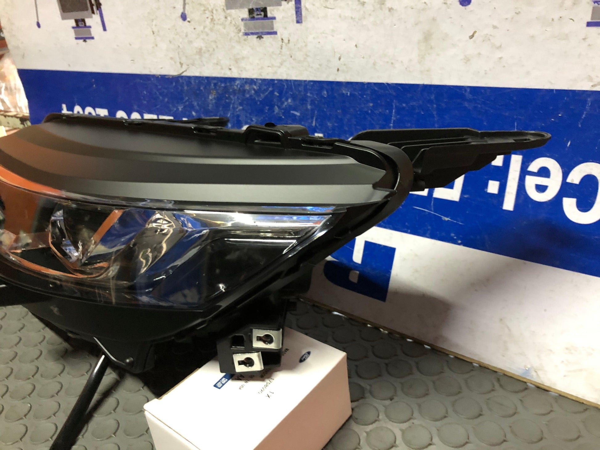 Silvin derecho izquierdo Mitsubishi l200 2019 2022 no led - Grupo Revisa 